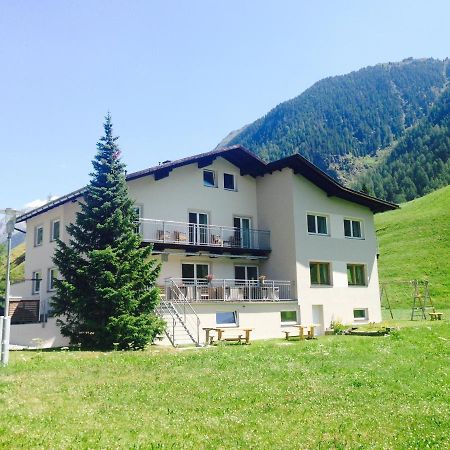 Apart Tyrol Umhausen Exteriör bild