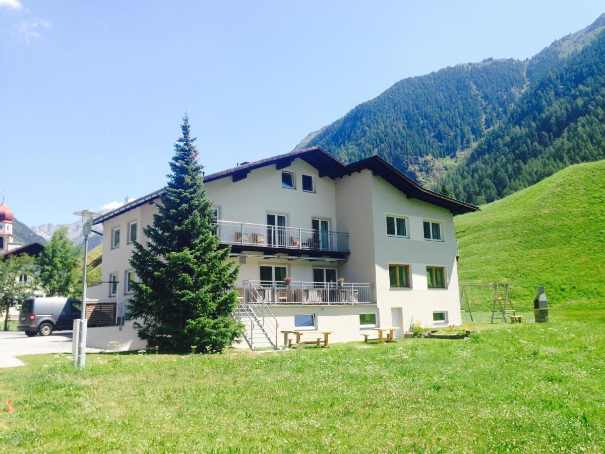 Apart Tyrol Umhausen Exteriör bild