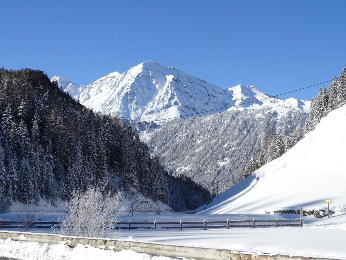 Apart Tyrol Umhausen Exteriör bild